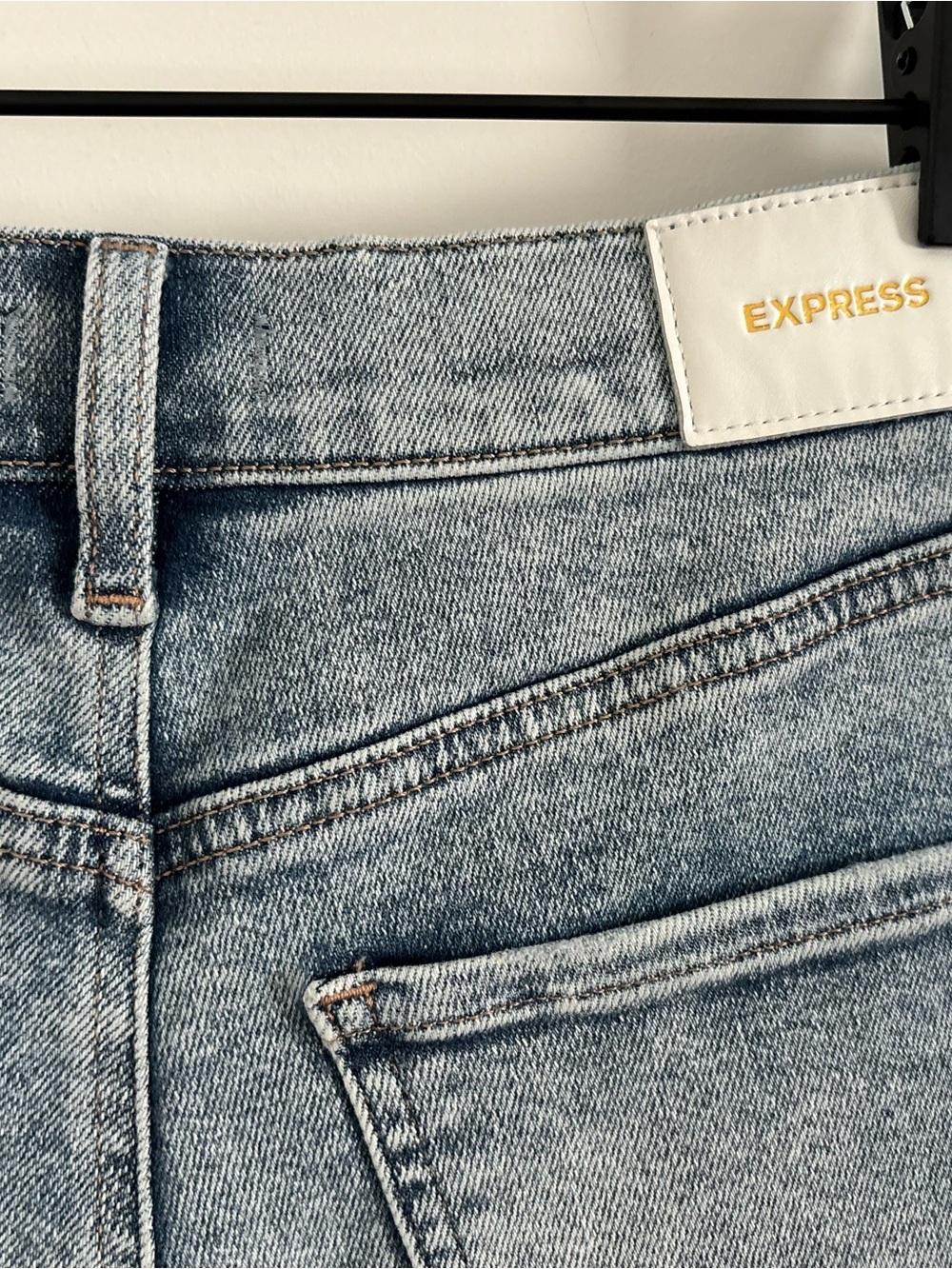 Express High-Rise Light Wash Blue Jeans